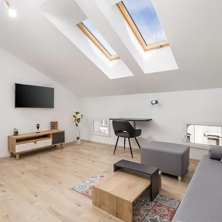 Apartament Lena