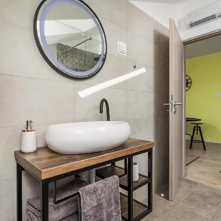 Apartament Lena *