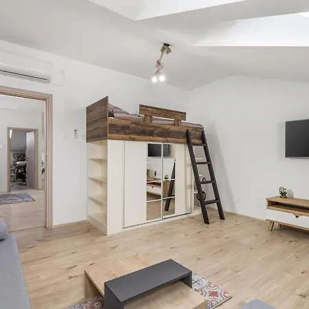 Lena Apartment *