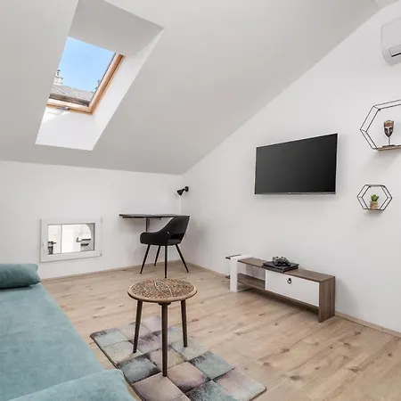 Lena Apartment *